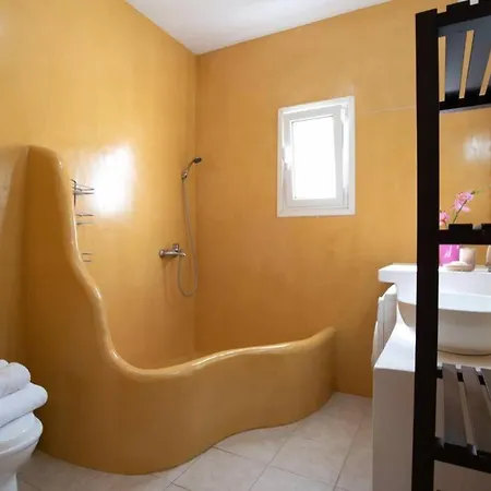 Cycladic House For 6ppl With Amazing View In Párosz